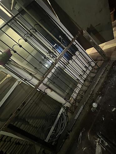 2ci el qapi: Metall giriş qapısı 
Islenmisdir Normal Qapidir 
En 90 
Hun 2.05 — 3