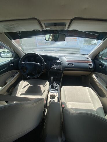 машина шаран: Honda Accord: 1999 г., 1.8 л, Механика, Газ, Седан