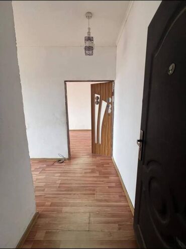 срочная продажа авто бишкек: 1 бөлмө, 44 кв. м, 106-серия жакшыртылган, 4 кабат, Косметикалык ремонт