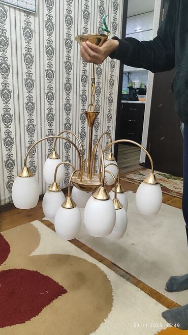 электрические лампы: Потолочная люстра с 10 плафонами - Классический дизайн: изогнутые