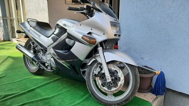 Kawasaki: Kawasaki ZZR 250 u fabričkom stanju ispravan 100% Pali radi kao sat