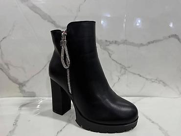 Gležnjače: Ženske zimske čizme – više modela - Topla crna čizma od brušene kože — 12