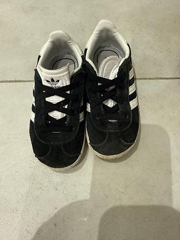 ağ krasovka: Rəng - Qara Krossovkalar, Adidas, Ölçü: 24, Uniseks — 2