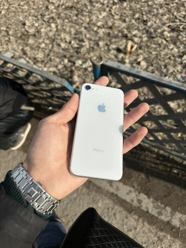 Apple iPhone: IPhone 8, Б/у, 64 ГБ, Белый, Чехол, 71 % — 2