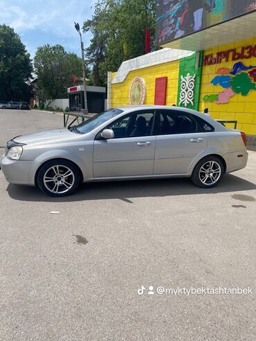 химия для автомоек: Продается седан Suzuki Forenza серебристого цвета. Все документы в