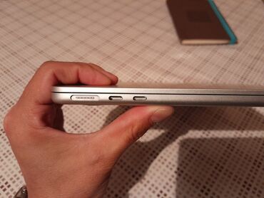 Ноутбуки: Ноутбук, Apple, 8 ГБ ОЗУ, Apple M3, 13.1 ", Б/у, Для несложных задач, память SSD
