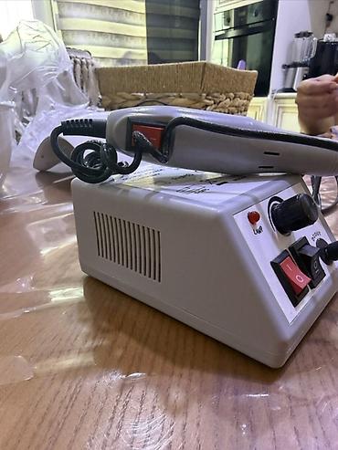 Gözəllik və estetika avadanlığı: Manikür frez aparatı və UV/LED dırnaq lampası seti Tərkib: - Elektrik — 3