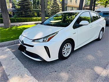 corolla 2016: Toyota Prius: 2019 г., 1.8 л, Вариатор, Гибрид, Хэтчбэк — 1