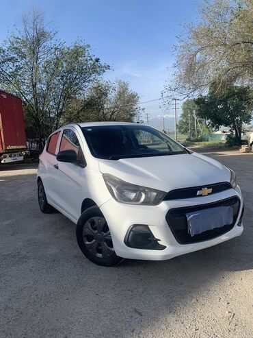 Chevrolet: Chevrolet Spark: 2016 г., 1 л, Вариатор, Бензин, Хэтчбэк