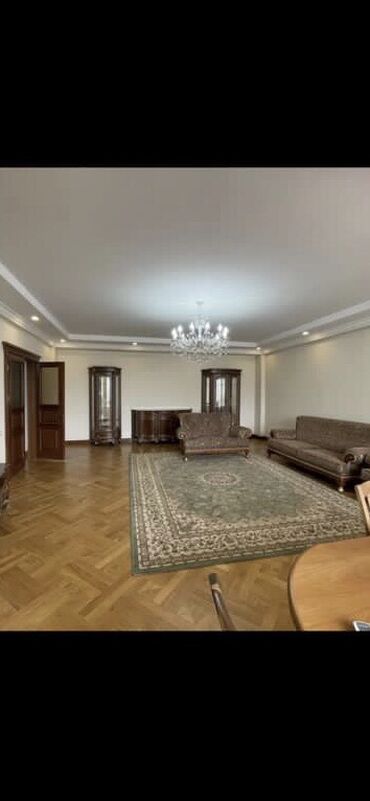 бишкек квартира за месяц: 3 комнаты, Агентство недвижимости, Без подселения, С мебелью полностью