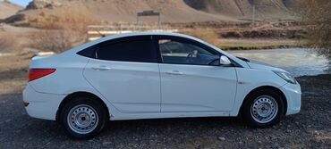 Транспорт: Hyundai Solaris: 2011 г., 1.4 л, Механика, Бензин, Седан