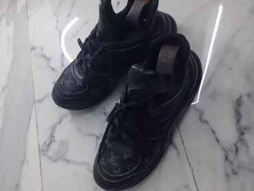 спортивные ботинки: Ботинки и ботильоны 36, цвет - Черный