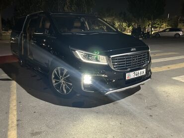 дорожный мотоцикл: Представляем минивэн Kia Carnival в черном цвете, оснащенный