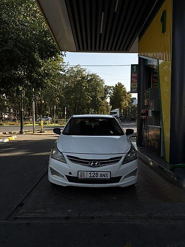 Продажа авто: Hyundai Solaris: 2015 г., 1.4 л, Механика, Бензин, Седан — 4
