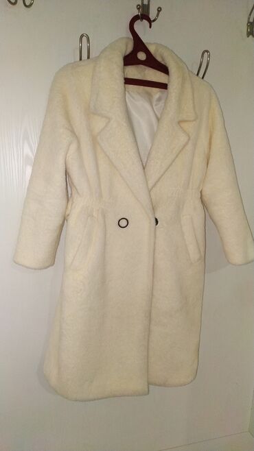 зимние одежда: Пальто альпака размер M 1500c Корея