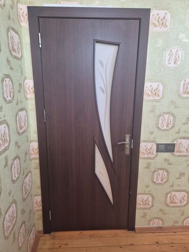 Входные двери: Б/у Межкомнатная дверь С плинтусом, Без гарантии, Самовывоз