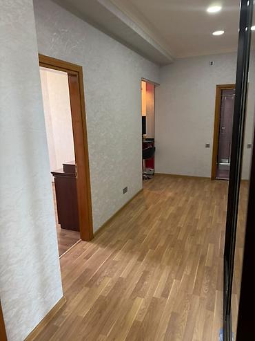 Ofis haqqi 30 faiz. təcili olaraq Yeniyasamalda Rahatmarketin üstündə — 8