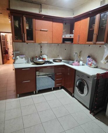 Uzunmüddətli kirayə mənzillər: Yeni günəşli Ballı marketin arxasında 13-cü binada 3 otaq 90 kv — 1