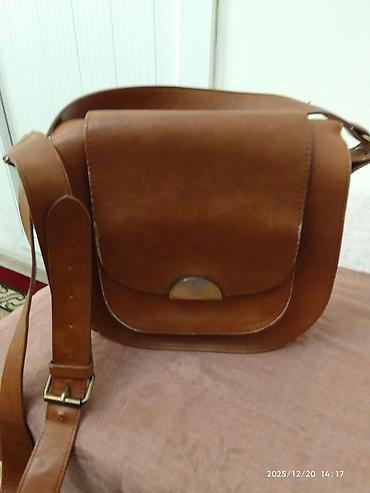 Məhsul: Qəhvəyi çiyin çantası - Material: Dəri (qəhvəyi ton) - lalafo.az -da Məhsul: Qəhvəyi çiyin çantası - Material: Dəri (qəhvəyi ton) -