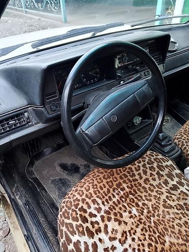 гольы 2: Volkswagen Passat: 1986 г., 1.6 л, Механика, Бензин, Хэтчбэк — 3
