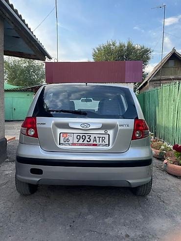 Унаа сатуу: Hyundai Getz: 2003 г., 1.3 л, Кол менен иштөөчү, Бензин, Хетчбек — 2