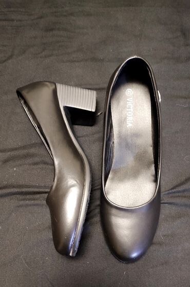 женские обуви: Туфли 42, цвет - Черный