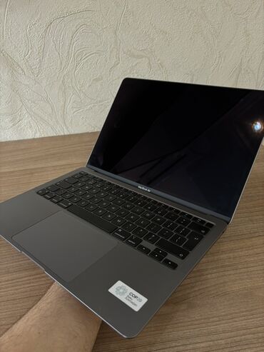 Apple MacBook: Apple MacBook, 13.3 ", Apple M1, 256 GB