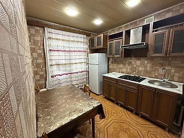 kiraye evl: Bakıxanov qəsəbəsində ( Razində ) Çempion çay evinin arxası, Qloroiya — 2
