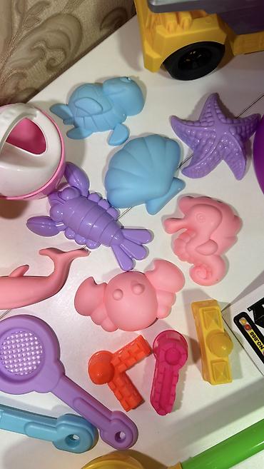 Игрушки: Набор игрушек для песочницы и воды с мельницей В комплекте: - — 4