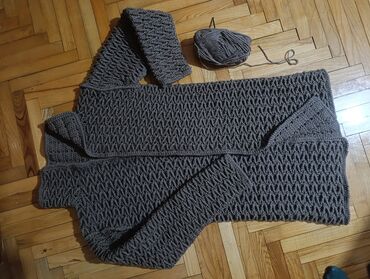 Džemperi, kardigani: M, Vuna na lalafo.rs — 11 Džemperi, kardigani: M, Vuna — 11