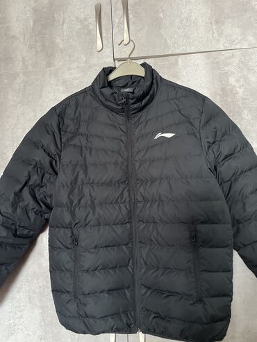 куртки для весны мужские: Куртка L (EU 40), цвет - Черный