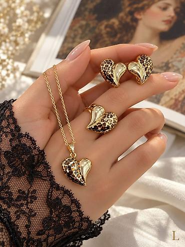 ted baker: Qızılı tonlarda zərif zərgərlik dəstləri Təsvir: - Dörd fərqli dizayn — 4