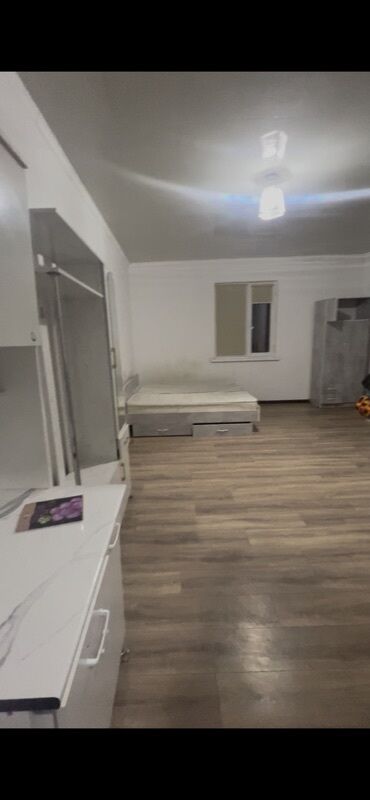 дома на обмен: Сдается а комната на аренду Душ,туалет,2шкафа,кухонный уголок, две