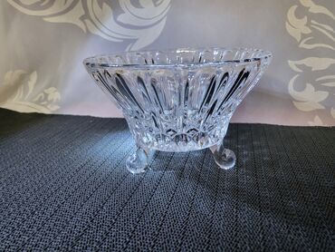 Ostalo posuđe: Bombonijera nova kristal Zajecar 70te. Kristalna bombonijera,na tri na lalafo.rs — 1 Ostalo posuđe: Bombonijera nova kristal Zajecar 70te. Kristalna bombonijera,na tri — 1