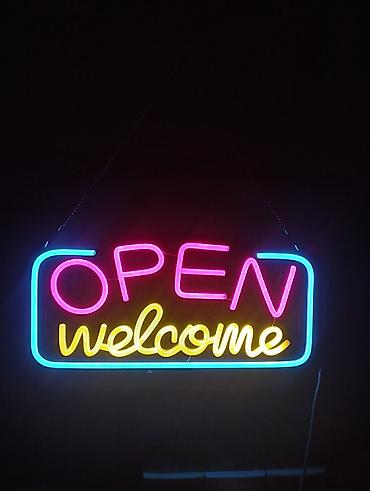 Рекламные щиты: Obyektlər və iş yerləri üçün Neon işıqlı ingiliscə yazılar ilə — 7