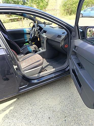 avtobuslar satisi: Salam Opel Astra H hatchback 1.4 mator vurug udar yoxdu bez kraska — 5