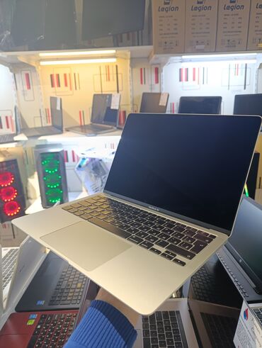 Apple MacBook: İşlənmiş Apple MacBook, 13.1 ", Intel Core i3, 256 GB, Ünvandan götürmə, Pulsuz çatdırılma, Ödənişli çatdırılma