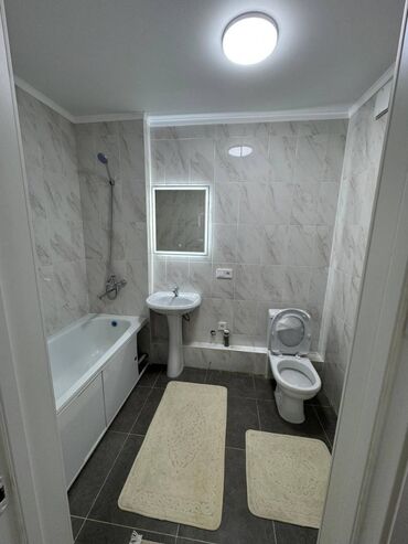 стол для растяжки спины: 2 комнаты, 57 м², Элитка, 2 этаж, Дизайнерский ремонт