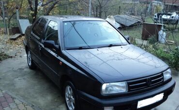 Volkswagen Vento: 1995 г., 1.6 л, Бензин, Седан