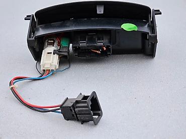 Другие детали салона: Пепельница / прикуриватель / разъём ODB2 для Volkswagen Polo 3, кузов — 6