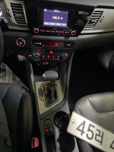 Kia: Kia Niro: 2017 г., 1.6 л, Автомат, Гибрид, Кроссовер — 11