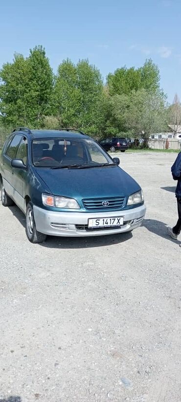 шпаклёвка на авто: Toyota Ipsum: 1996 г., 2 л, Автомат, Бензин