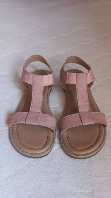 59 oglasa | lalafo.rs: Sandalice za devojčice, broj 32, unutrasnje gaziste je 19cm. Lepa roze