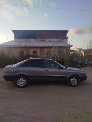 авто бафер: Audi 80: 1990 г., 2 л, Механика, Бензин, Седан