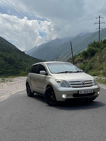 Toyota Ist: 2002 г., 1.3 л, Автомат, Бензин, Хэтчбэк