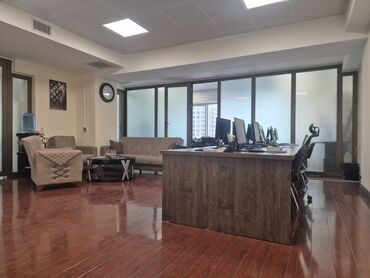 Ofislər: Xətai metrosuna piyada məsafədə. Xətai Rayonu, Heydər Əliyev, 8 — 2