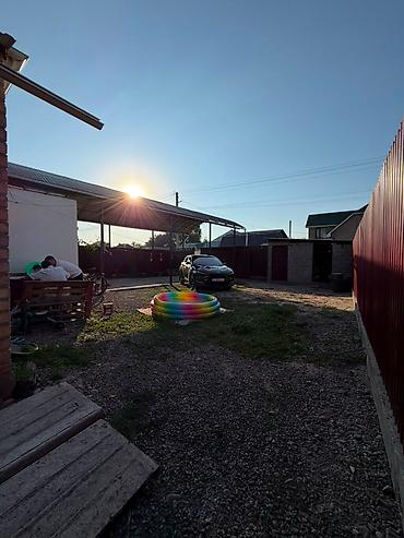 Продажа коттеджей и домов: Продаётся дом в ГЭС 3 Участок: — 4 сотки (16х25) — Хозпостройки — 4
