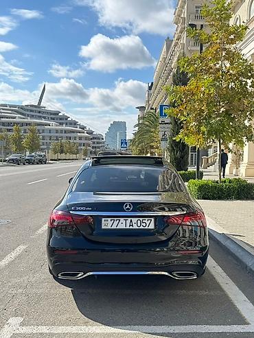 bentley bentayga 6 at: Mercedes-Benz E-Class: 2 l | 2023 il Sedan — 3