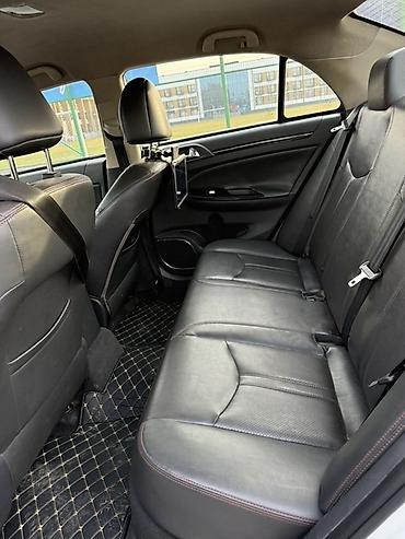 BYD: BYD E5: 2019 г., Электромобиль, Седан — 9