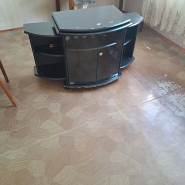 приму в дар ходунок: Подставка под ТВ, отдам даром, самовывоз